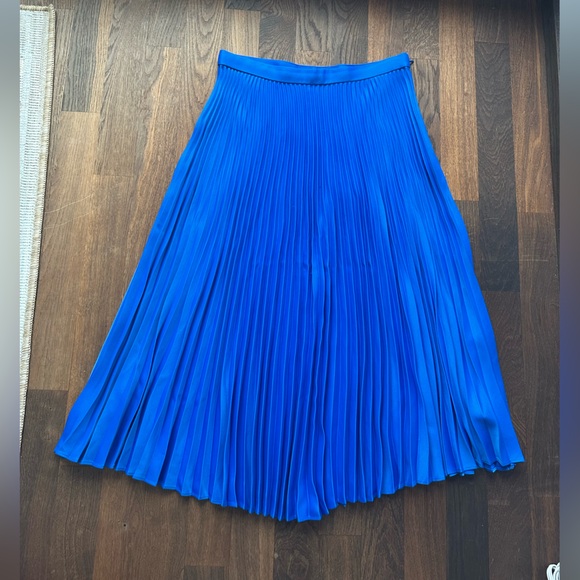 CLUB MONACO- Blue perma pleated maxi skirt- SZE 6- gorgeous on! - Picture 1 of 6